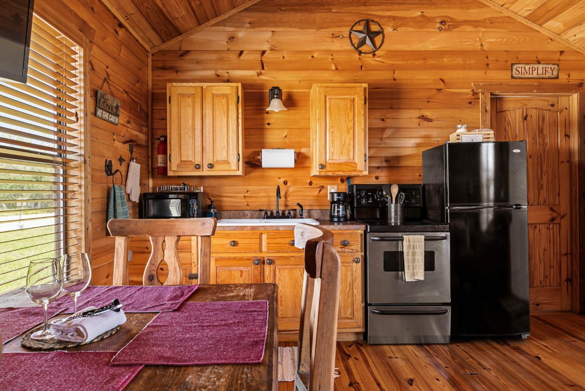 Enchanted Rockview Cabins Crabapple Værelse billede